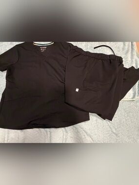 Scrubstar Black Women's Performance Scrub Top & Jogger Set